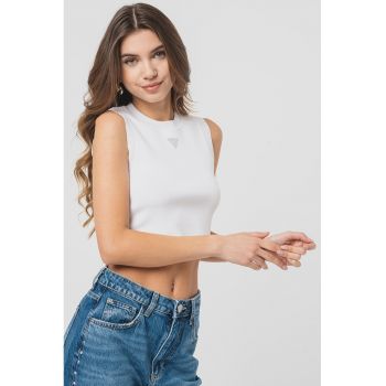 Top crop cu logo discret