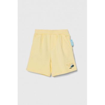 Emporio Armani pantaloni scurți din bumbac pentru bebeluși x The Smurfs culoarea galben