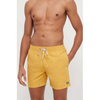Billabong pantaloni scurti de baie culoarea galben ieftin
