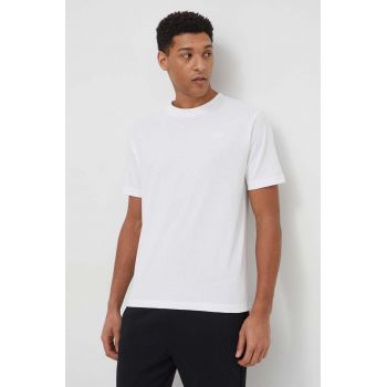 New Balance tricou din bumbac barbati, culoarea alb, cu imprimeu de firma original