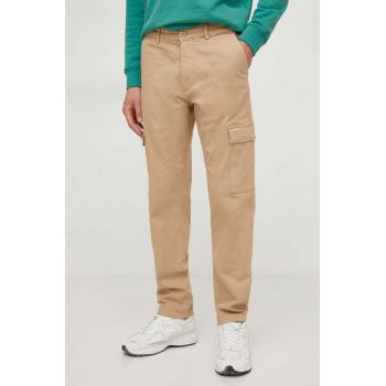 Pepe Jeans pantaloni barbati, culoarea bej, cu fason cargo