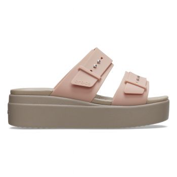 Sandale Crocs Women’s Brooklyn Low Wedge Sandal Roz - Pale Blush ieftine