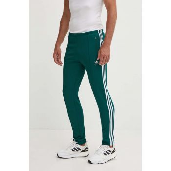 adidas Originals pantaloni de trening culoarea verde, cu imprimeu IP0419 ieftini