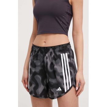 adidas Performance pantaloni scurți de alergare Own the Run culoarea gri, cu model, medium waist IK5011 ieftini