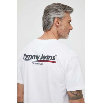 Tommy Jeans tricou din bumbac bărbați, culoarea alb, cu imprimeu DM0DM18590