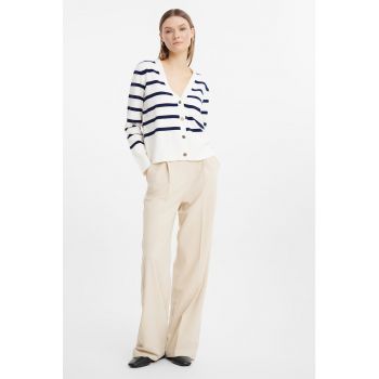 Cardigan cu decolteu in V si model in dungi