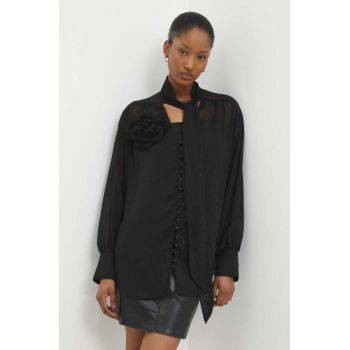 Answear Lab camasa femei, culoarea negru, cu un decolteu legat, relaxed la reducere