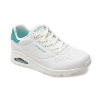 Pantofi sport SKECHERS albi, UNO, din piele ecologica la reducere