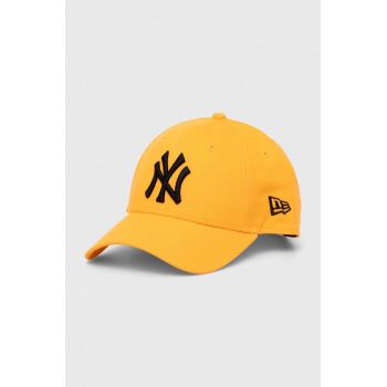 New Era șapcă de baseball din bumbac culoarea portocaliu, cu imprimeu, NEW YORK YANKEES ieftina