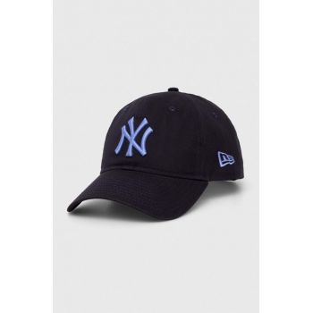 New Era șapcă de baseball din bumbac culoarea albastru marin, cu imprimeu, NEW YORK YANKEES de firma originala