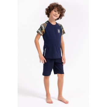 Set de tricou si pantaloni