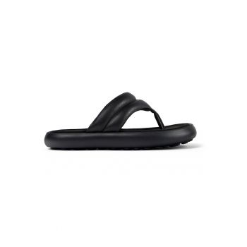 Papuci flip-flop matlasati de piele Pelotas Flota 26915