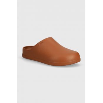 Crocs papuci Dylan Clog barbati, culoarea maro, 209366