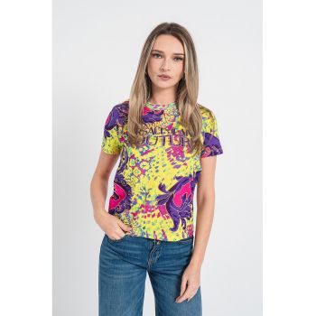 Tricou cu imprimeu abstract si logo