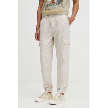 Medicine pantaloni barbati, culoarea bej, cu fason cargo