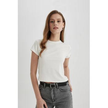 Tricou crop cu decolteu la baza gatului