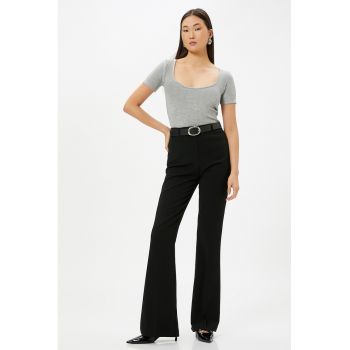 Tricou cu decolteu in U