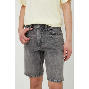 Levi's pantaloni scurti jeans barbati, culoarea gri