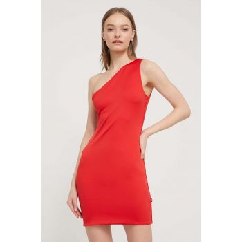 Tommy Jeans rochie culoarea roșu, mini, mulată DW0DW17947