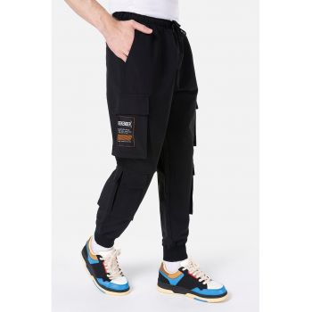 Pantaloni cargo cu snur in talie