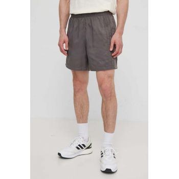 adidas Originals pantaloni scurti barbati, culoarea maro, IT7467 ieftini