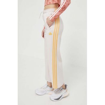 adidas pantaloni de trening culoarea roz, cu imprimeu, IS3664 ieftin