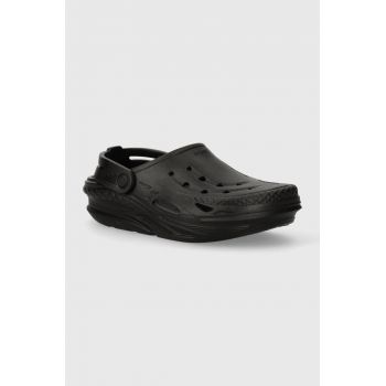 Crocs papuci Off Grid Clog femei, culoarea negru, 209501