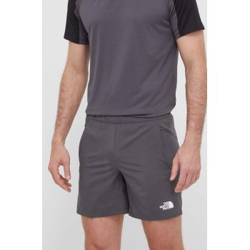 The North Face pantaloni scurti sport Mountain Athletics barbati, culoarea gri, NF0A87JNWUO1 ieftini