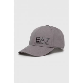 EA7 Emporio Armani șapcă de baseball din bumbac culoarea gri, cu imprimeu ieftina