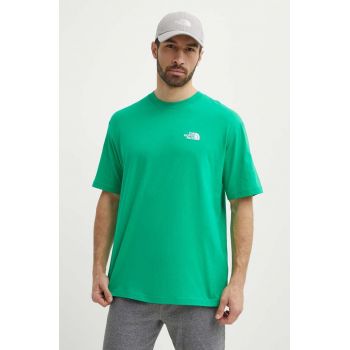 The North Face tricou din bumbac Essential barbati, culoarea verde, cu imprimeu, NF0A87NRPO81