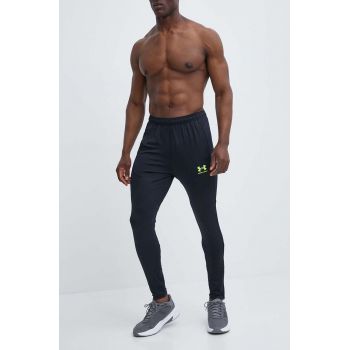 Under Armour pantaloni de antrenament Challenger culoarea negru, neted