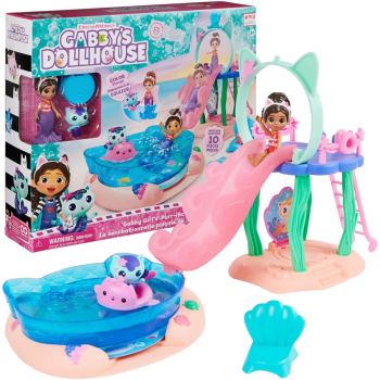 Spin Master DreamWorks Gabby's Dollhouse Cat Adventures - Purrific Pool Party Playset, Backdrop (with Gabby and Merkitty Figure)
