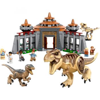 Jucarie 76961 Jurassic World T. rex and Raptor Attack on Visitor Center Construction Toy
