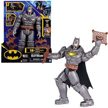 Spin Master Batman 30 cm Deluxe Action Figure with punch and throw function, play figure (5 pieces of equipment, light and sound effects)