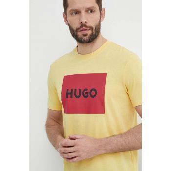 HUGO tricou din bumbac barbati, culoarea galben, cu imprimeu