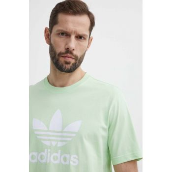 adidas Originals tricou din bumbac barbati, culoarea verde, cu imprimeu, IR7979 ieftin