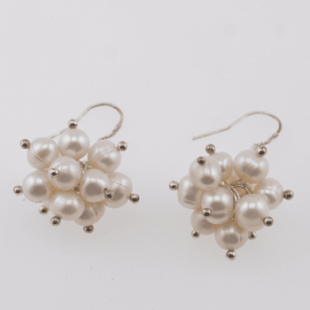 Cercei cu agatatoare handmade perle de cultura albe de firma originali