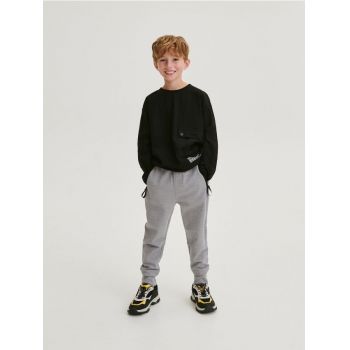 Reserved - Pantaloni jogger groși cu fermoare - gri-închis
