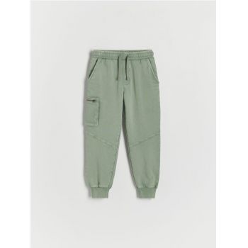 Reserved - Pantaloni jogger - verde-pal ieftini