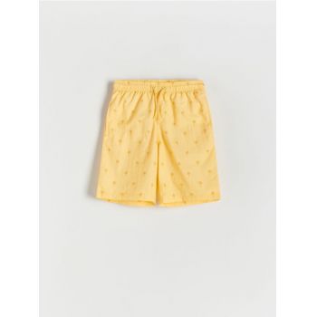 Reserved - Pantaloni scurți de baie cu imprimeu - galben-muștar