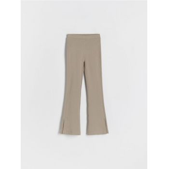Reserved - Pantaloni flare cu despicătură - verde