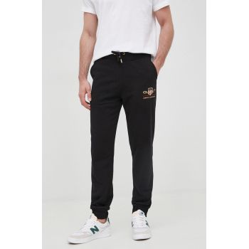 Gant pantaloni de trening barbati, culoarea negru, cu imprimeu