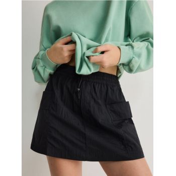Reserved - Pantaloni scurți din țesătură tehnică - negru