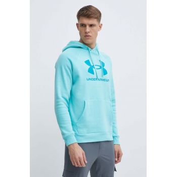 Under Armour bluza barbati, culoarea turcoaz, cu glugă, cu imprimeu ieftin