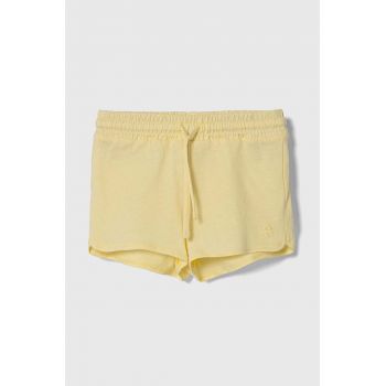 United Colors of Benetton pantaloni scurți din bumbac pentru copii culoarea galben, neted, talie reglabila de firma originali