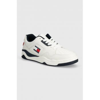 Tommy Jeans sneakers TJM LOGO EXECUTION BASKET culoarea alb, EM0EM01379