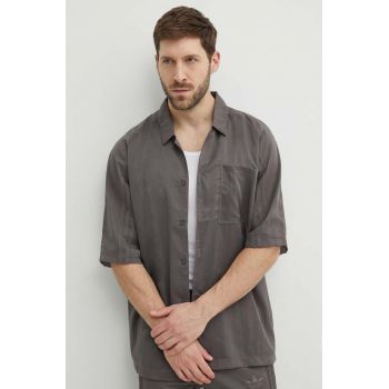 adidas Originals camasa barbati, culoarea gri, relaxed, IT7439 ieftina