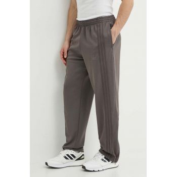 adidas Originals pantaloni de trening culoarea gri, neted, IT7455 de firma originali