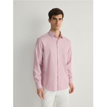 Reserved - Cămașă comfort fit, în dungi - roz-pastel de firma originala
