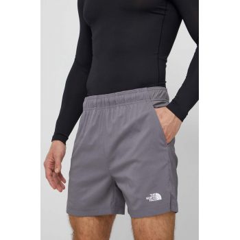 The North Face pantaloni scurti sport barbati, culoarea gri, NF0A882D0UZ1 ieftini